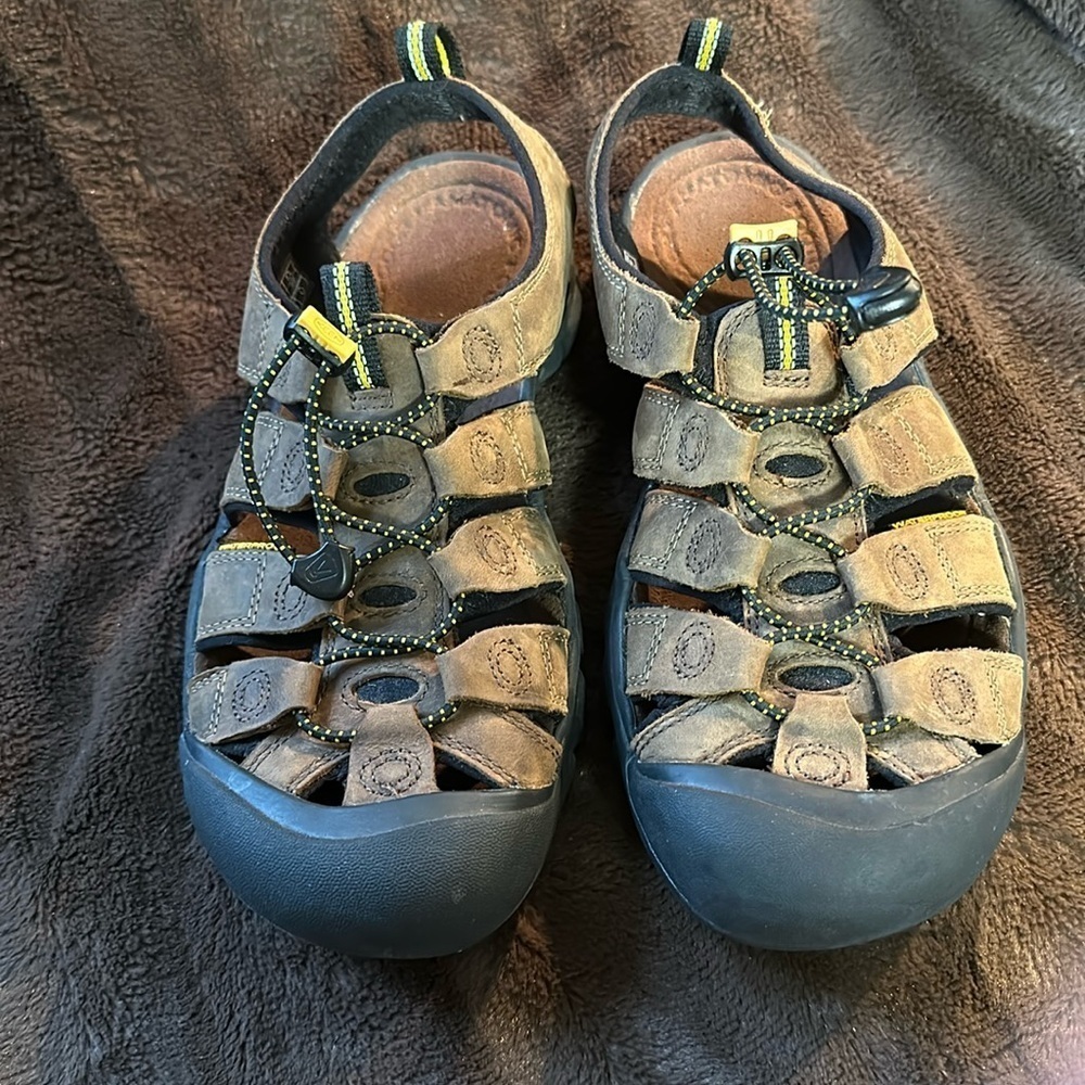 KEEN Newport Waterproof Leather Sandal Sz 9